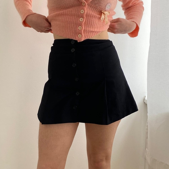 United Colors Of Benetton Wool Button Up Black Mini Skirt - Picture 2 of 3